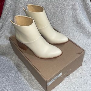 Nisolo “Dari Boot” Size:7 Color: Bone